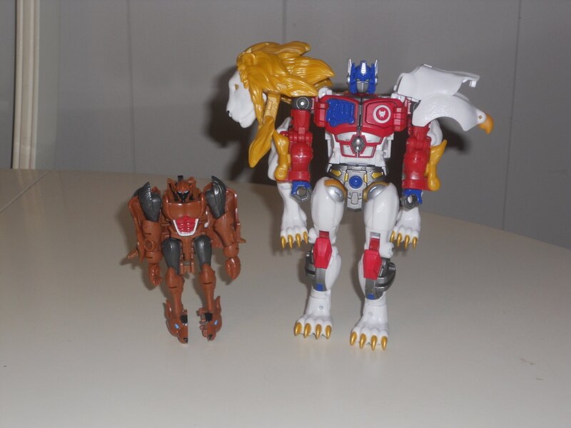 Image Of Core Class Tasmania Kid In Hand From Transformers Legacy United  (17 of 28)